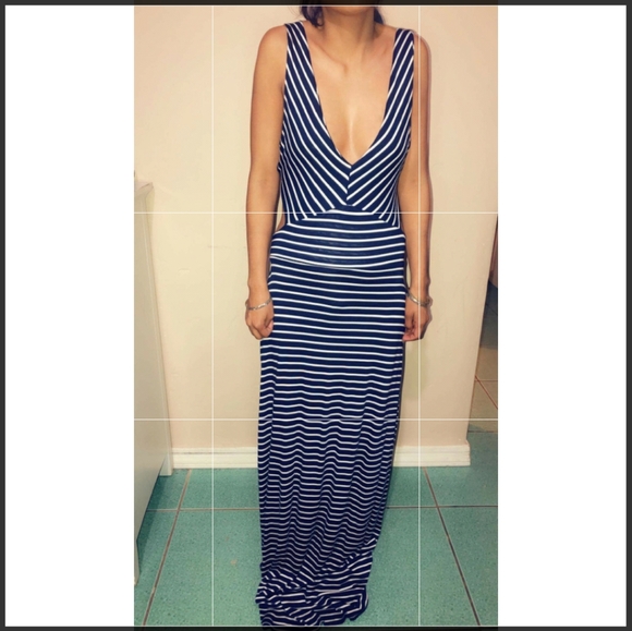 Dresses & Skirts - Dress